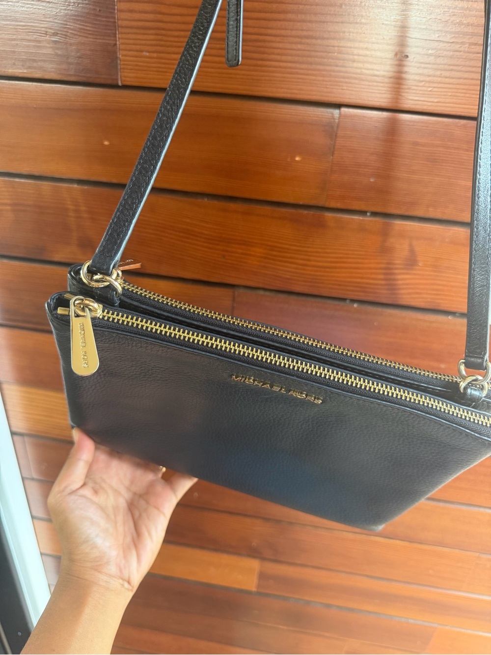 MICHAEL KORS Black Pebbled Leather Crossbody with Gold Hardware - Picture 4 of 7